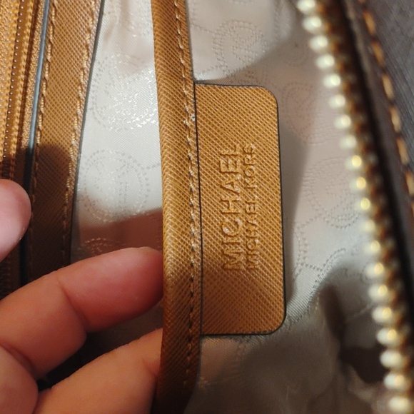 Michael Kors Womens Jet Set Zip Saffiano Leather Tote Shoulder Bag Brown Medium - Picture 8 of 8